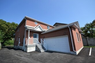 Building Photo - 642 Southdale Rd E