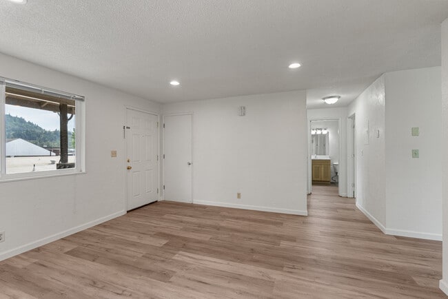 Building Photo - 141 16th St