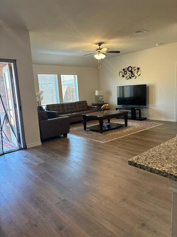 Foto del edificio - 1004 Tall Grass Dr