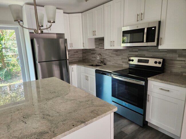 new kitchen - 1904 Wizard Ct
