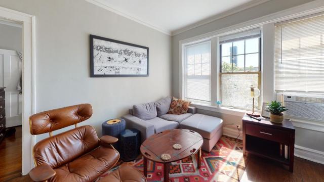 Building Photo - 1 bedroom in CHICAGO IL 60618