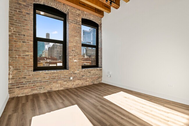 Building Photo - 153 W Ohio St