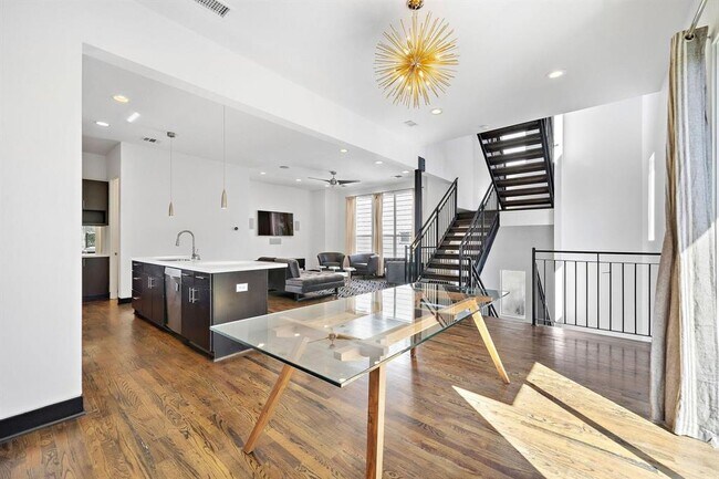 Foto del edificio - 4706 Crawford St