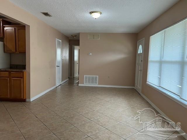 Building Photo - 3229 Maplewood Dr