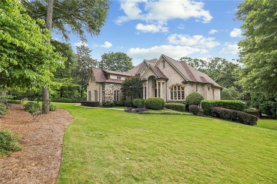 Foto principal - 6285 Aberdeen Dr NE