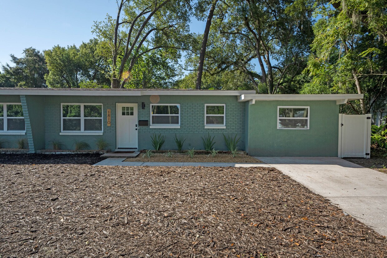 Foto principal - 1810 E Robinson St