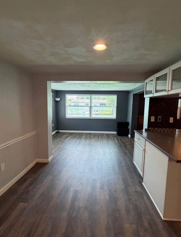 Foto del edificio - 3802 Grayton Dr