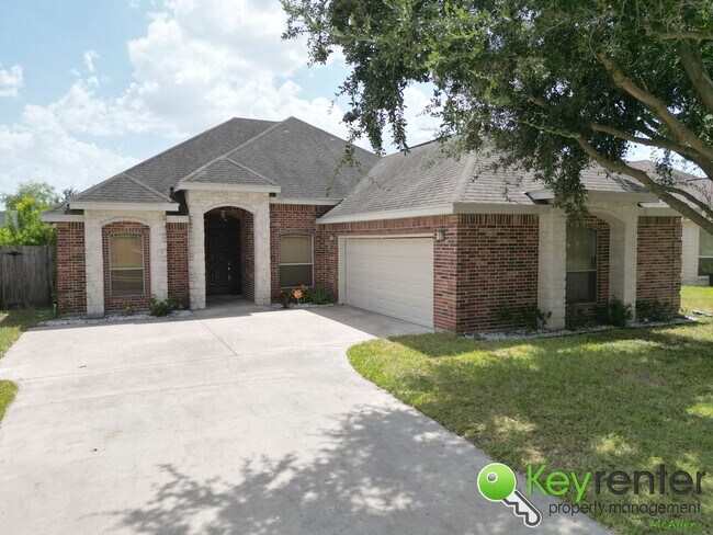 Building Photo - 3Bed/2Bath Gorgeous and move in ready.  (S...
