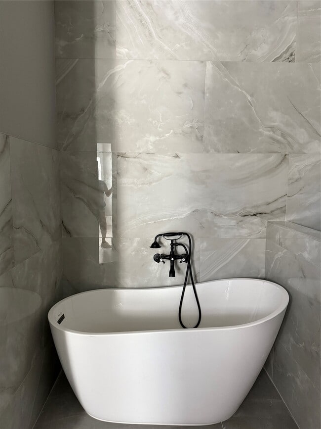 Building Photo - 10103 Grover Ln