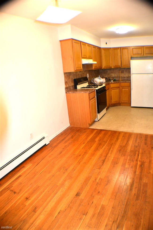 Building Photo - 3221 41st St