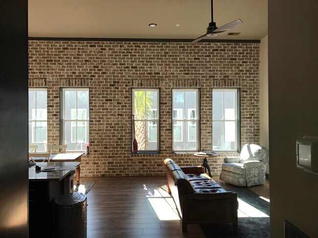 Foto del edificio - 80 Shady Oak Ln