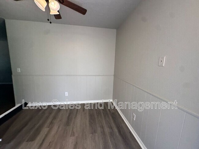 Foto del edificio - 908 Boykin Dr