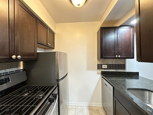 Foto del edificio - 6830 N Sheridan Rd