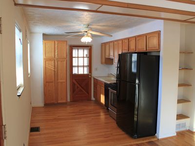 Building Photo - 8128 Hollybrook Ct