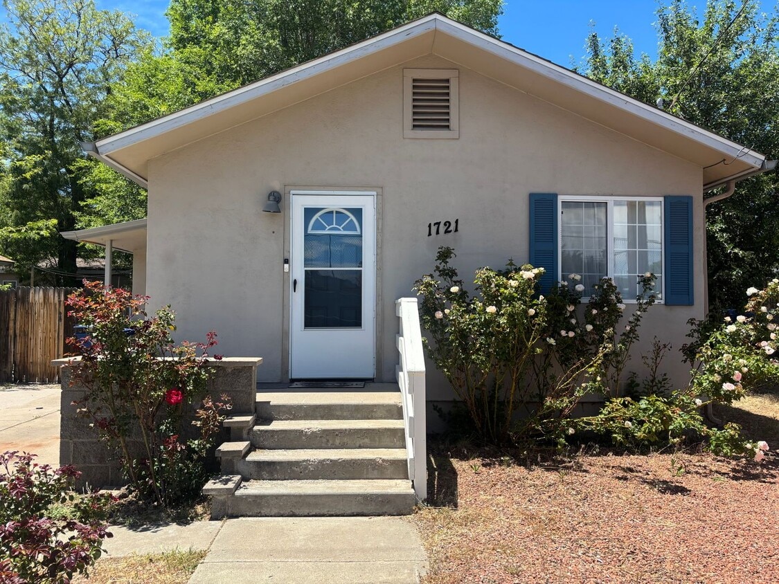 Two bedroom Two bath Available - Two bedroom Two bath Available