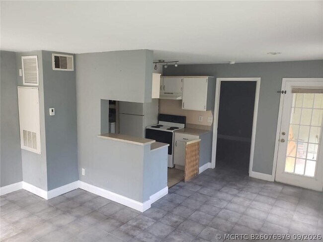 Foto del edificio - 8761 NW 39th St