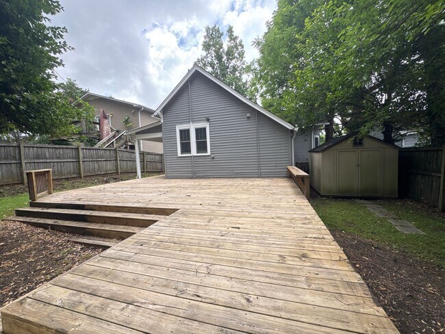 Foto del edificio - Renovated 3BR/2BA Home in Cleveland Park – Minutes to Downtown Nashville!