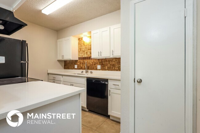 Foto del edificio - 4400 N Shadybrook Dr