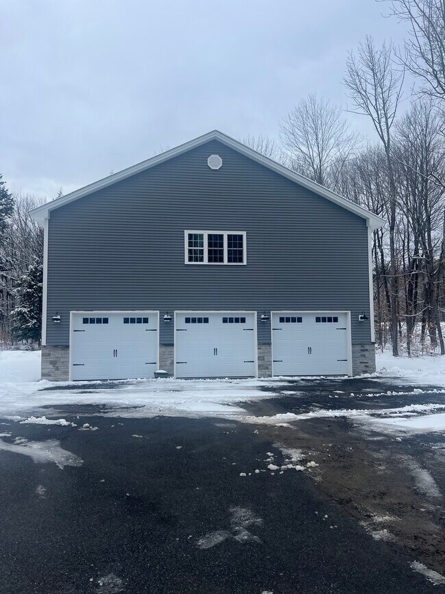 Building Photo - 47 Ledgewood Dr