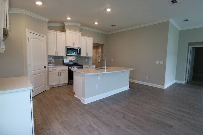 Building Photo - 42 Huesca Ct