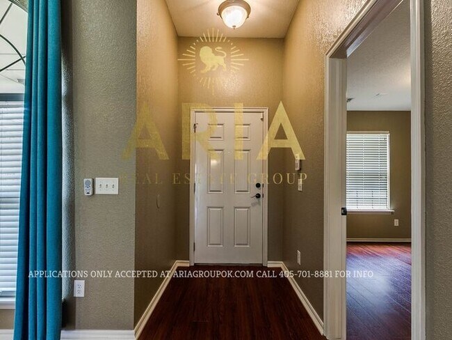 Foto del edificio - GORGEOUS 4 BED/2 BATH HOME IN EAGLE CLIFF ...