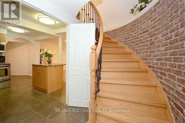 Photo du bâtiment - 422 Silverthorne Crescent