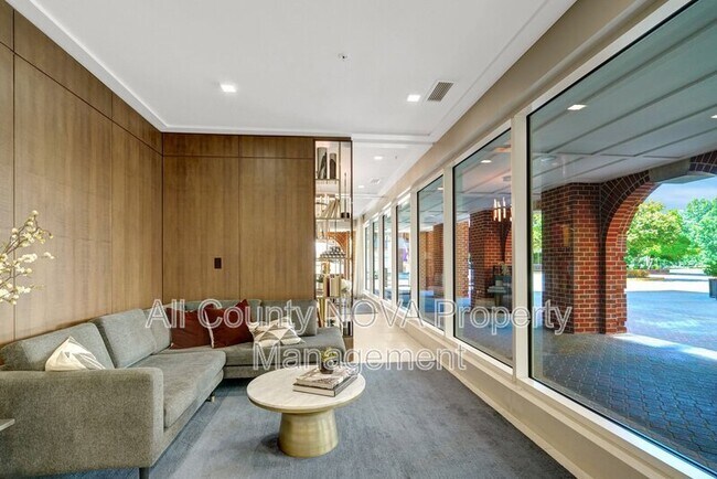 Foto del edificio - 635 Slaters Ln