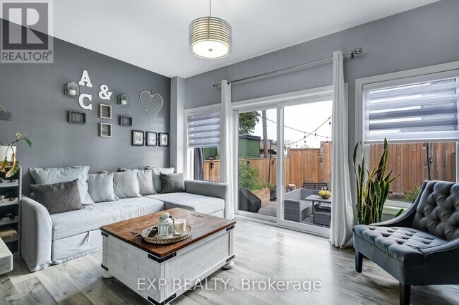 Photo du bâtiment - 688 Dunn Ave