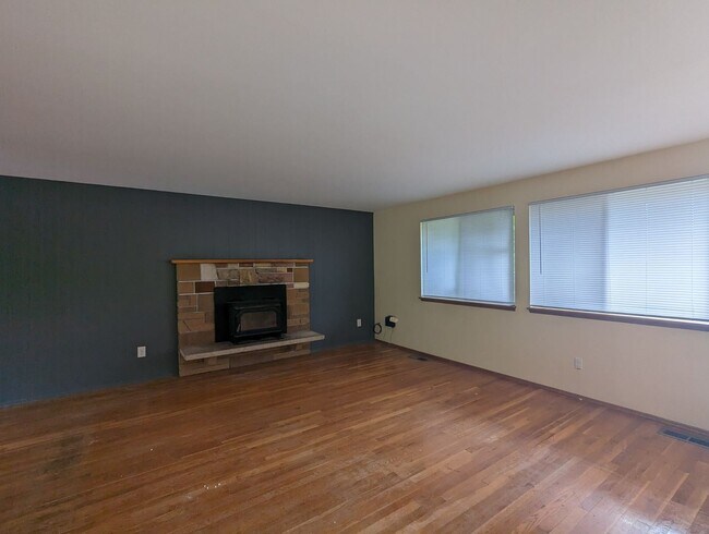Foto del edificio - 3 br, 2.5 bath House - 14737 28th Ave NE