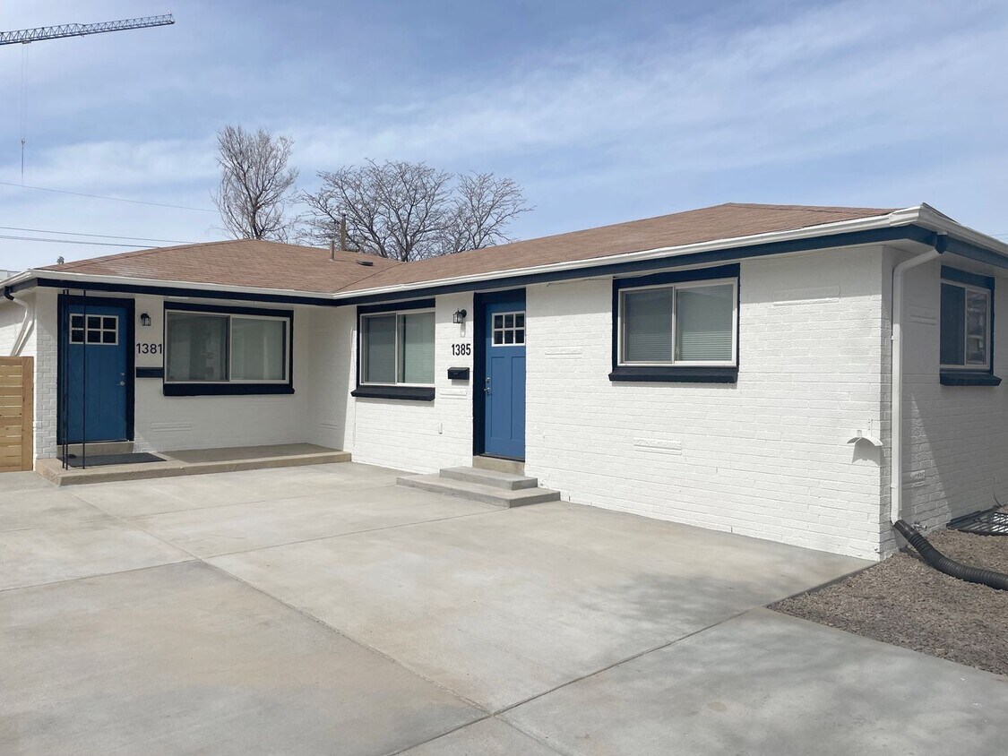 Primary Photo - Gorgeous remodeled 2 bedroom in Triplex!