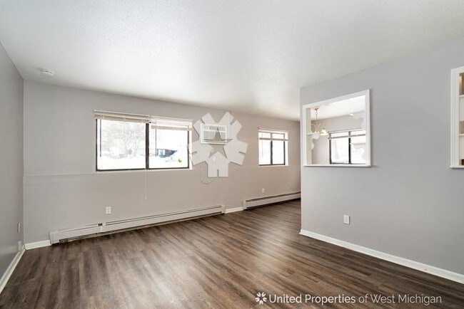 Foto del edificio - 923 Hardwick Dr SE