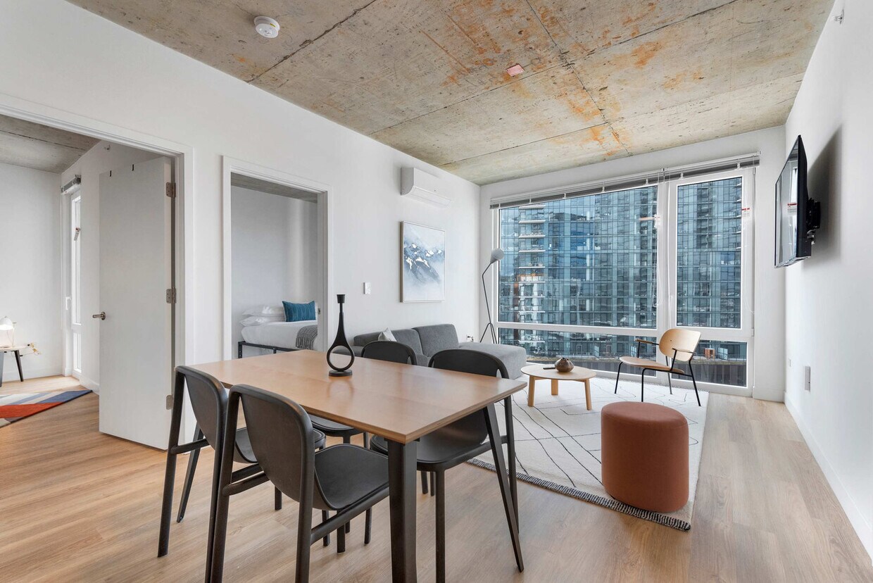 Foto principal - 853 W Blackhawk St