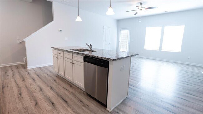 Building Photo - 3675 Abbey Wy