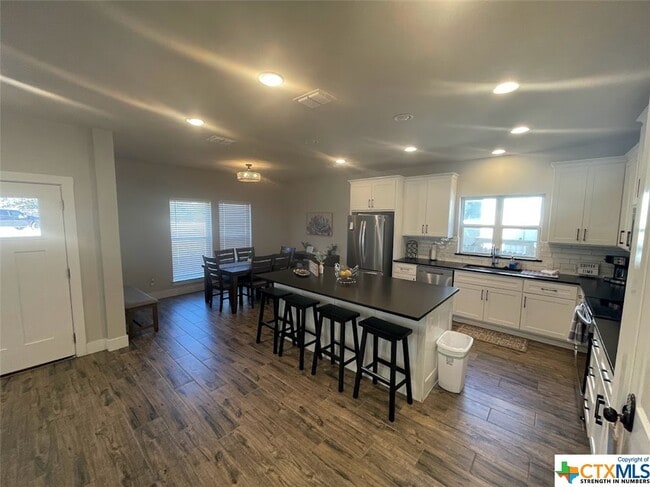 Building Photo - 1220 Diamondhead Dr