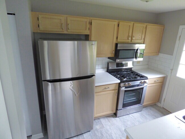 Foto del edificio - 222 Newbury Dr