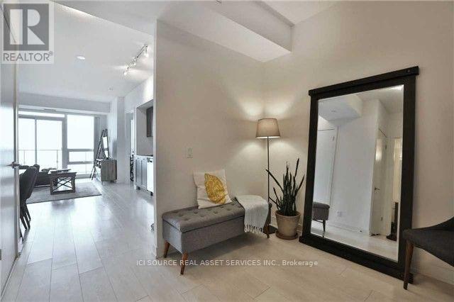 Photo du bâtiment - 2212 Lake Shore Blvd W