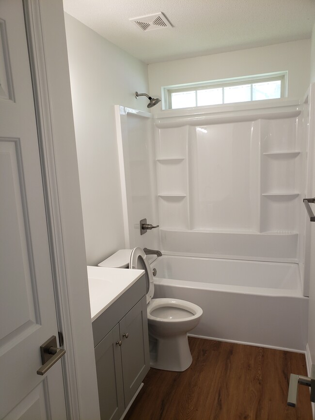 Building Photo - 145 Round Keep Ln