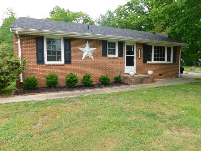 Building Photo - 13940 Ramblewood Dr