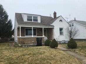 Building Photo - 737 Camden St