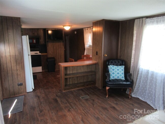 Foto del edificio - 3487 Avery Rd