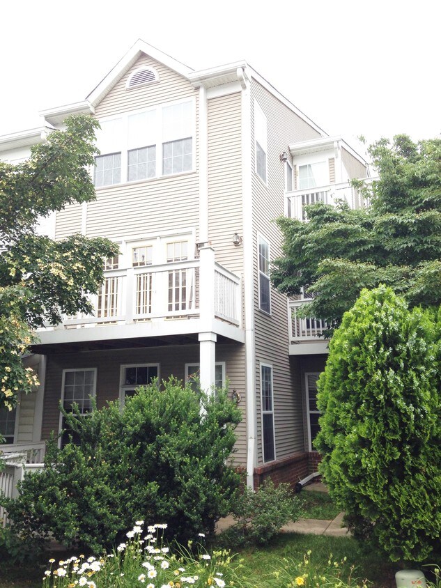 19535 Caravan Dr, Germantown, MD 20874 Townhome Rentals in Germantown MD