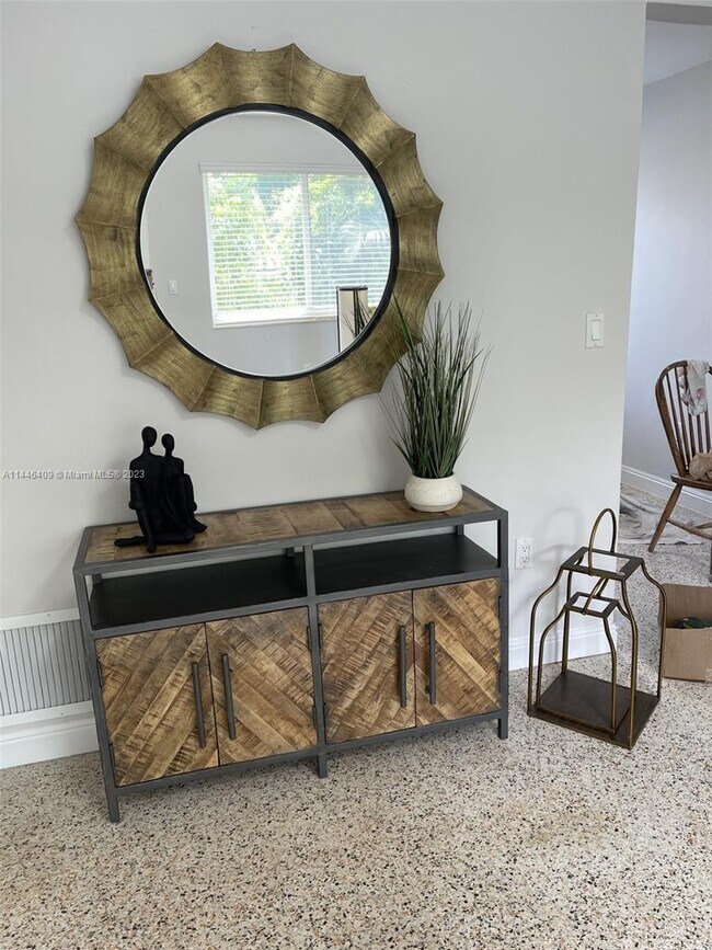 Foto del edificio - 3636 SW 23rd Terrace