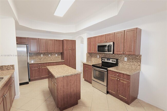 Foto del edificio - 3001 SW 156th Ave