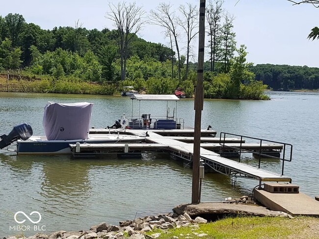 Building Photo - 9271 Mallard Dr