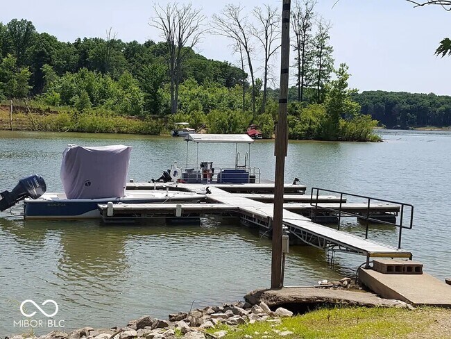 Foto del edificio - 9271 Mallard Dr