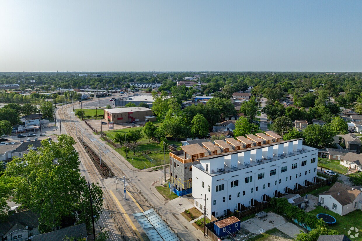 Aerial Photo - 3824 Fulton St
