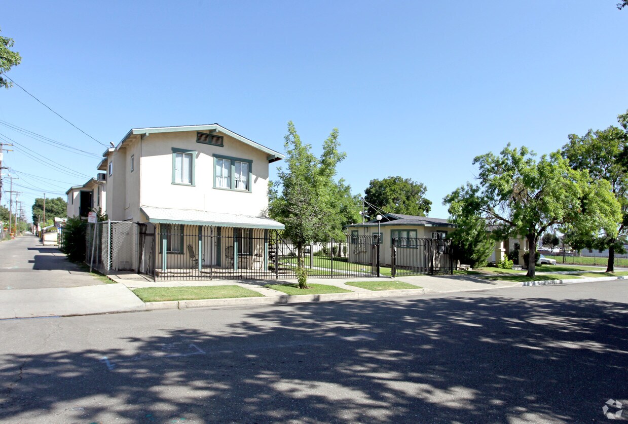 Primary Photo - 605-611 5th St