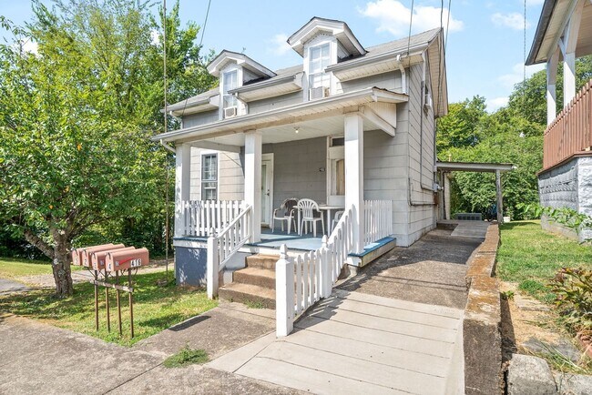Building Photo - 416 S 2nd St