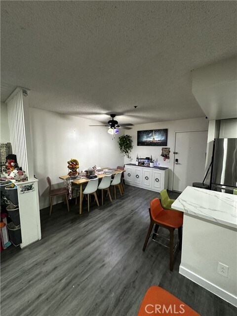 Foto del edificio - 700 E 3rd St
