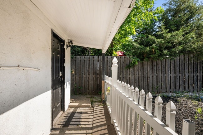 Building Photo - 760 Stuart St